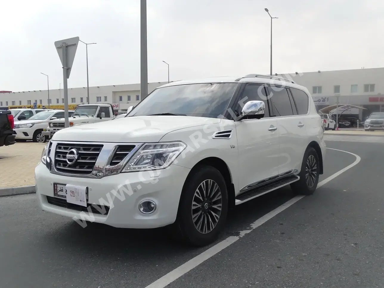 Nissan  Patrol  Platinum  2015  Automatic  80,000 Km  8 Cylinder  Four Wheel Drive (4WD)  SUV  White