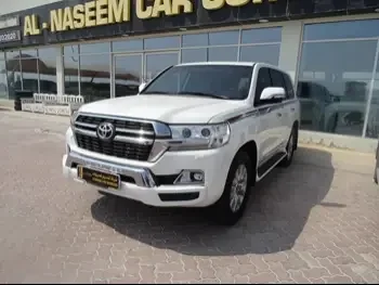 Toyota  Land Cruiser  GXR  2021  Automatic  71,000 Km  8 Cylinder  Four Wheel Drive (4WD)  SUV  White