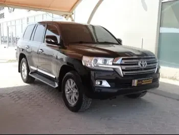 Toyota  Land Cruiser  VXR  2018  Automatic  232,000 Km  8 Cylinder  Four Wheel Drive (4WD)  SUV  Black