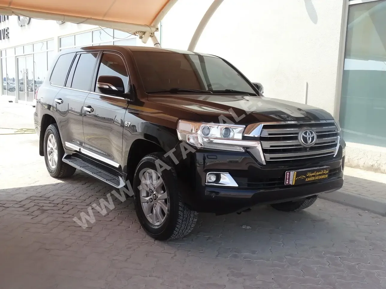 Toyota  Land Cruiser  VXR  2018  Automatic  232,000 Km  8 Cylinder  Four Wheel Drive (4WD)  SUV  Black