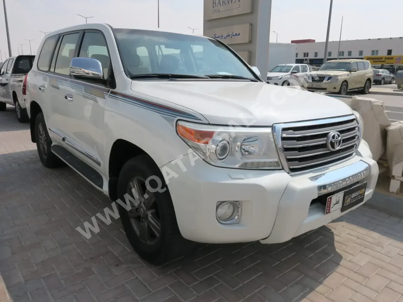 Toyota  Land Cruiser  GXR  2013  Automatic  173,000 Km  8 Cylinder  Four Wheel Drive (4WD)  SUV  White