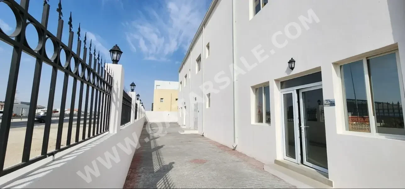 Buildings, Towers & Compounds - Al Wakrah  - Barkit Al Awamer  -Area Size: 2000 Square Meter