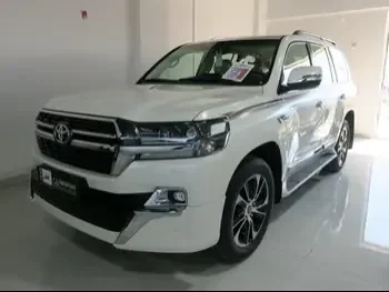 Toyota  Land Cruiser  GXR- Grand Touring  2021  Automatic  0 Km  6 Cylinder  Four Wheel Drive (4WD)  SUV  White  With Warranty