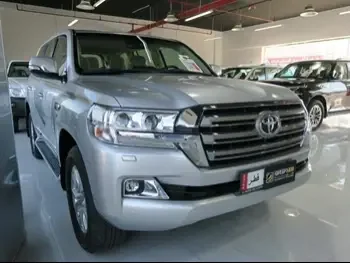 Toyota  Land Cruiser  VXR  2021  Automatic  0 Km  8 Cylinder  Four Wheel Drive (4WD)  SUV  Silver  With Warranty