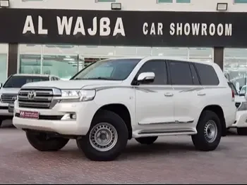 Toyota  Land Cruiser  VXR  2017  Automatic  176,000 Km  8 Cylinder  Four Wheel Drive (4WD)  SUV  White