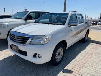 Toyota  Hilux  2012  Manual  386,000 Km  4 Cylinder  Rear Wheel Drive (RWD)  Pick Up  White