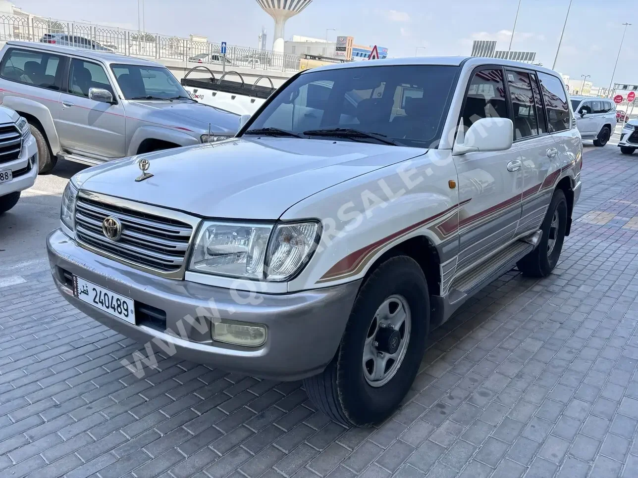 Toyota  Land Cruiser  GXR  2003  Manual  350,000 Km  6 Cylinder  Four Wheel Drive (4WD)  SUV  White