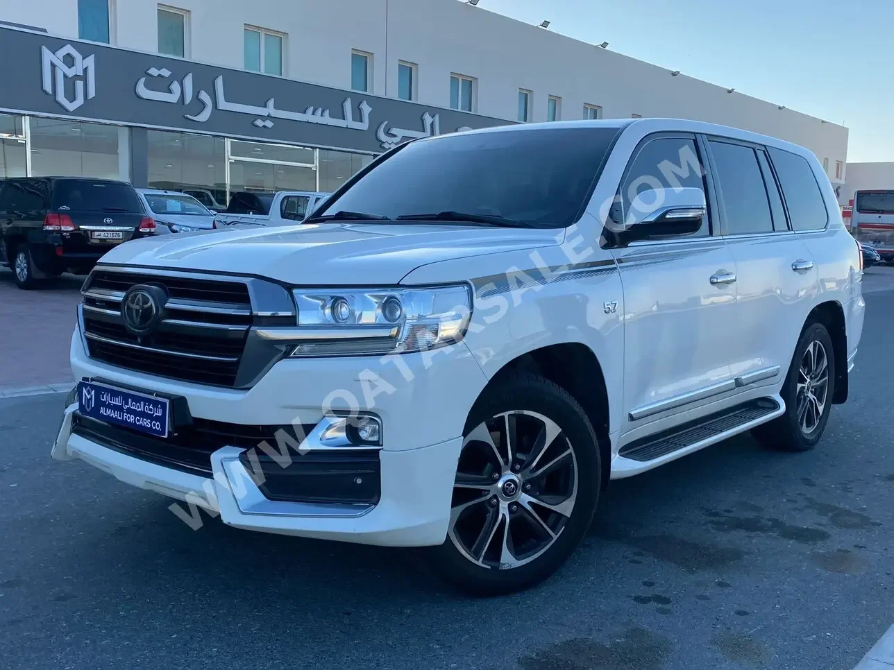 Toyota  Land Cruiser  VXR  2020  Automatic  235,000 Km  8 Cylinder  Four Wheel Drive (4WD)  SUV  White