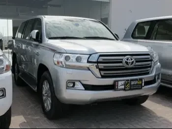 Toyota  Land Cruiser  GXR  2021  Automatic  0 Km  6 Cylinder  Four Wheel Drive (4WD)  SUV  White  With Warranty