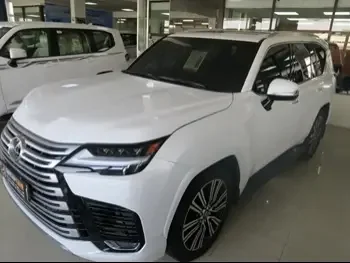 Lexus  LX  600 Luxury  2022  Automatic  49,000 Km  6 Cylinder  Four Wheel Drive (4WD)  SUV  White  With Warranty