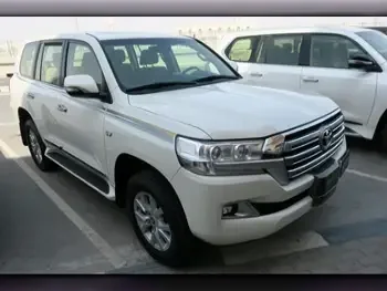 Toyota  Land Cruiser  VXR  2017  Automatic  212,000 Km  8 Cylinder  Four Wheel Drive (4WD)  SUV  White