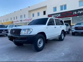 Toyota  Land Cruiser  G  2006  Manual  88,000 Km  6 Cylinder  Four Wheel Drive (4WD)  SUV  White