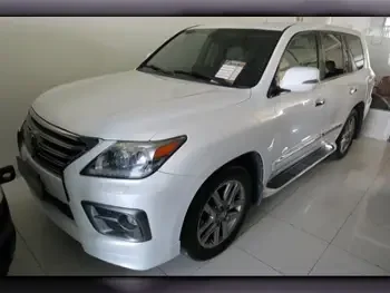 Lexus  LX  570 S  2014  Automatic  300,000 Km  8 Cylinder  Four Wheel Drive (4WD)  SUV  White