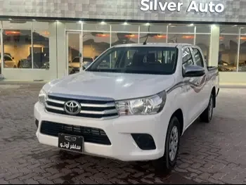 Toyota  Hilux  SR5  2020  Manual  197,000 Km  4 Cylinder  Four Wheel Drive (4WD)  Pick Up  White