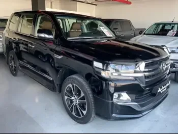 Toyota  Land Cruiser  GXR- Grand Touring  2020  Automatic  118,000 Km  8 Cylinder  Four Wheel Drive (4WD)  SUV  Black