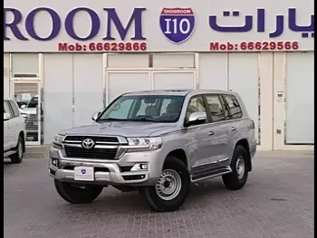 Toyota  Land Cruiser  GXR  2018  Automatic  151,000 Km  8 Cylinder  Four Wheel Drive (4WD)  SUV  Silver