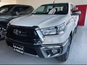 Toyota  Hilux  SR5  2024  Automatic  0 Km  4 Cylinder  Four Wheel Drive (4WD)  Pick Up  White  With Warranty