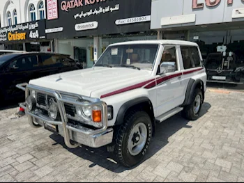 نيسان  باترول  سوبر سفاري  1992  عادي  480,000 كم  6 سلندر  دفع رباعي  اس يو في  أبيض