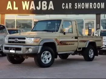 Toyota  Land Cruiser  LX  2020  Manual  129,000 Km  6 Cylinder  Four Wheel Drive (4WD)  Pick Up  Beige