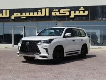 Lexus  LX  570 S Black Edition  2019  Automatic  182,000 Km  8 Cylinder  Four Wheel Drive (4WD)  SUV  White  With Warranty