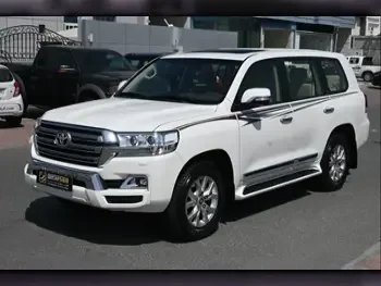 Toyota  Land Cruiser  GXR  2018  Automatic  123,000 Km  8 Cylinder  Four Wheel Drive (4WD)  SUV  White