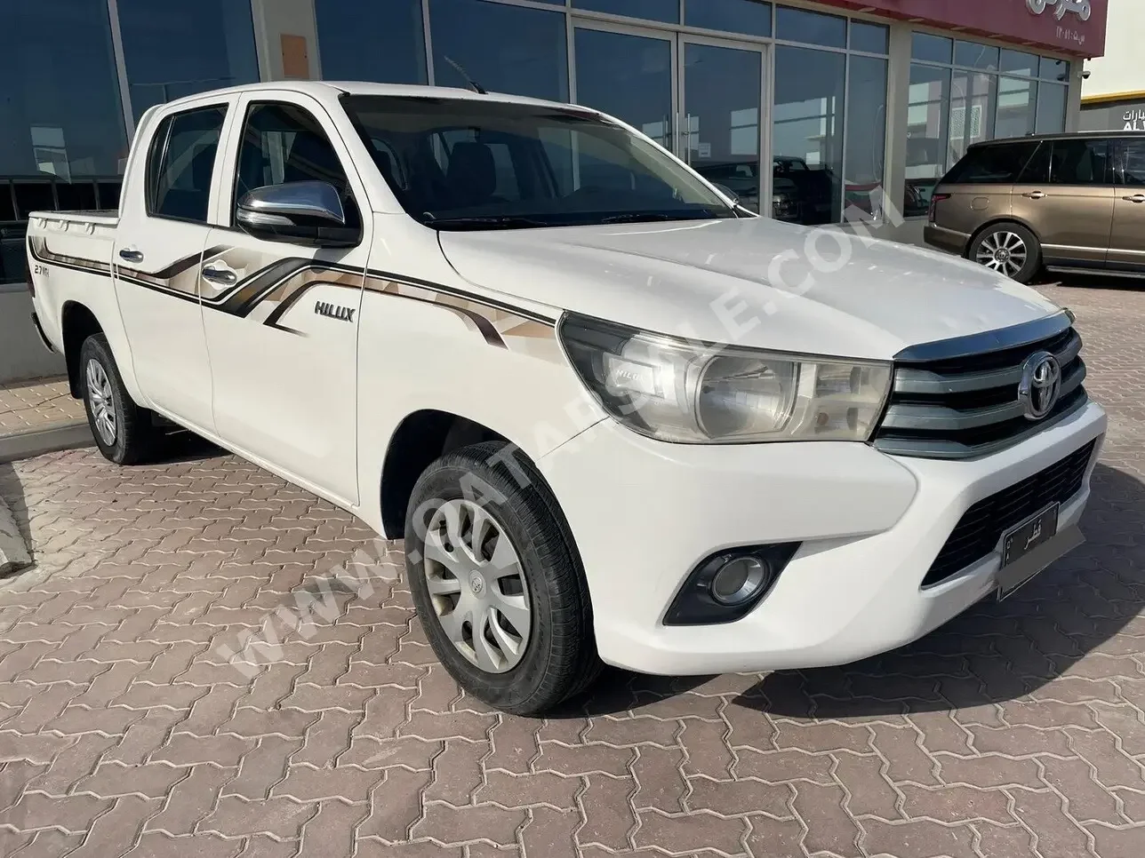 Toyota  Hilux  2017  Automatic  228,000 Km  4 Cylinder  Four Wheel Drive (4WD)  Pick Up  White