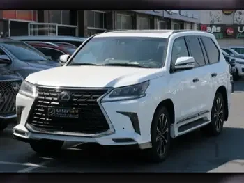 Lexus  LX  570 S Black Edition  2019  Automatic  224,000 Km  8 Cylinder  Four Wheel Drive (4WD)  SUV  White