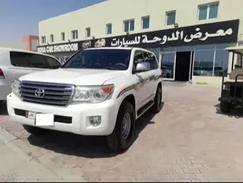 Toyota  Land Cruiser  GXR  2013  Automatic  215,000 Km  8 Cylinder  Four Wheel Drive (4WD)  SUV  White