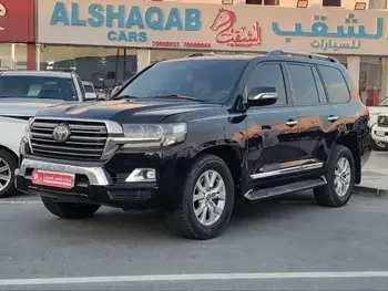 Toyota  Land Cruiser  GXR  2017  Automatic  237,000 Km  8 Cylinder  Four Wheel Drive (4WD)  SUV  Black