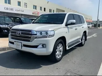 Toyota  Land Cruiser  VXR  2017  Automatic  239,000 Km  8 Cylinder  Four Wheel Drive (4WD)  SUV  White