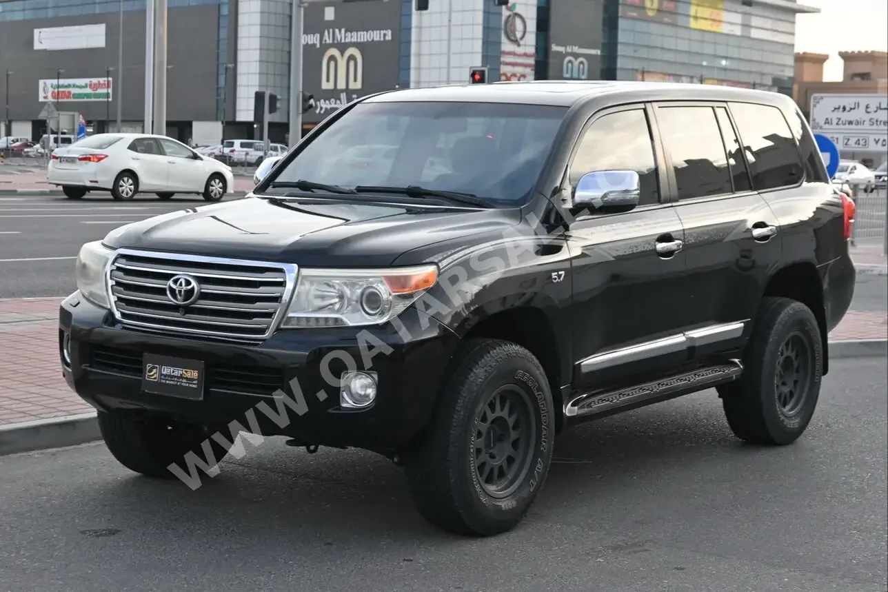 Toyota  Land Cruiser  VXR  2013  Automatic  263,000 Km  8 Cylinder  Four Wheel Drive (4WD)  SUV  Black