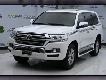 Toyota  Land Cruiser  GXR  2017  Automatic  152,000 Km  8 Cylinder  Four Wheel Drive (4WD)  SUV  White