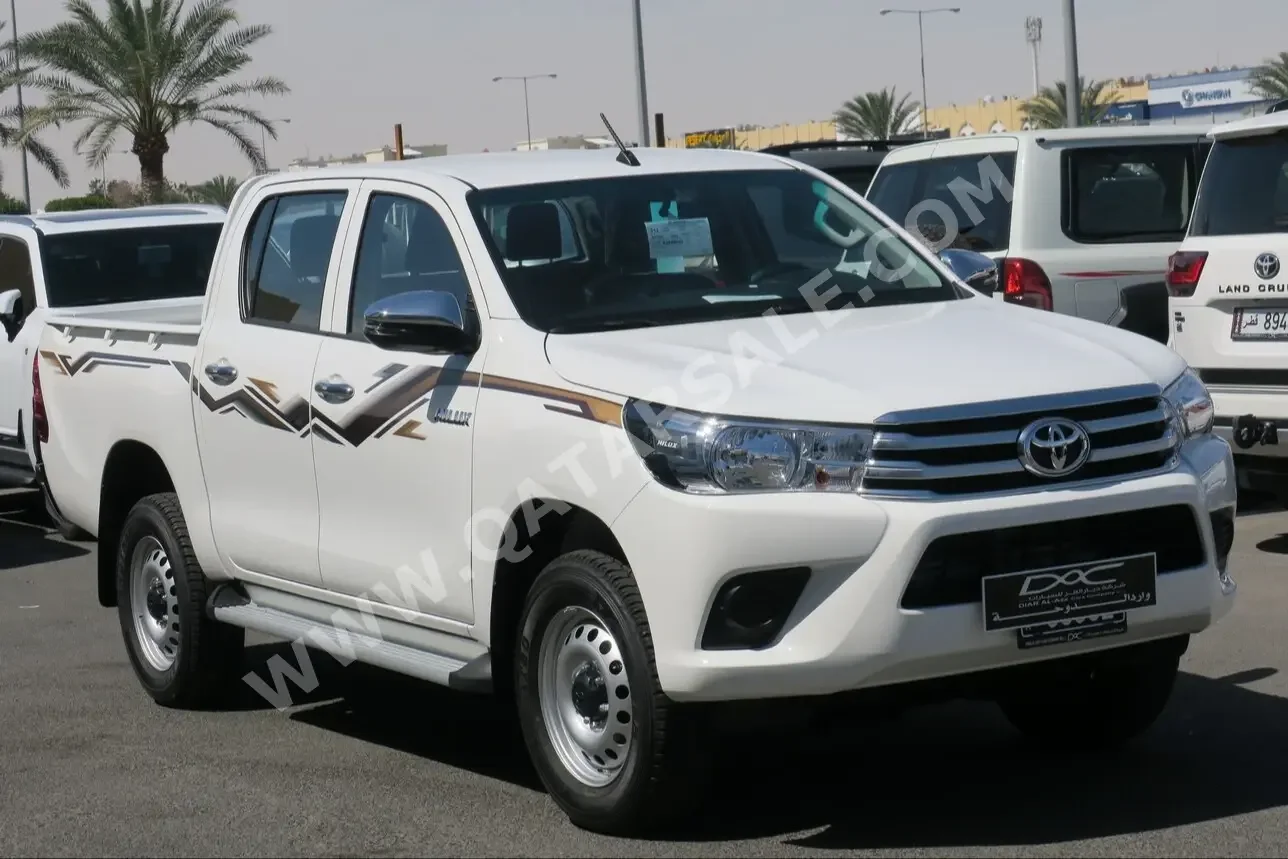 Toyota  Hilux  2024  Automatic  0 Km  4 Cylinder  Four Wheel Drive (4WD)  Pick Up  White  With Warranty