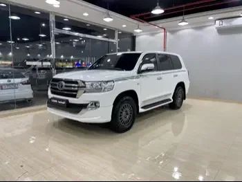 Toyota  Land Cruiser  VXR  2019  Automatic  188,000 Km  8 Cylinder  Four Wheel Drive (4WD)  SUV  White