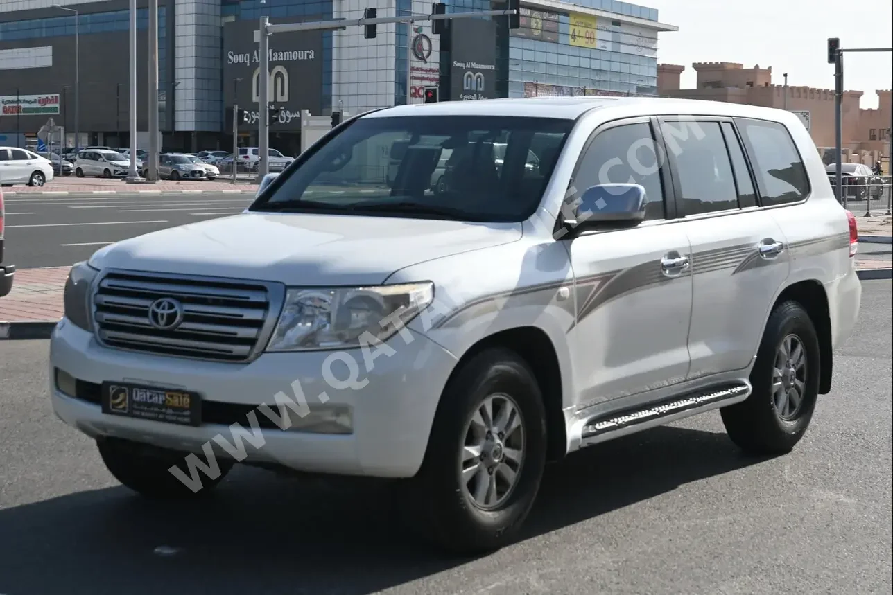 Toyota  Land Cruiser  GXR  2010  Automatic  417,000 Km  8 Cylinder  Four Wheel Drive (4WD)  SUV  Pearl