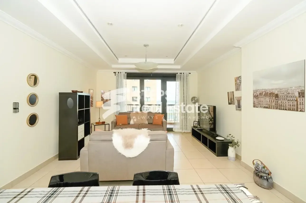 1 Bedrooms  Apartment  For Rent  Doha -  The Pearl  Fully Furnished