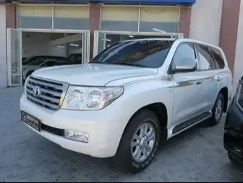 Toyota  Land Cruiser  VXR  2009  Automatic  170,000 Km  8 Cylinder  Four Wheel Drive (4WD)  SUV  White