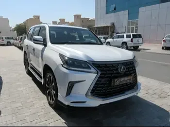 Lexus  LX  570 S Black Edition  2019  Automatic  148,000 Km  8 Cylinder  Four Wheel Drive (4WD)  SUV  White