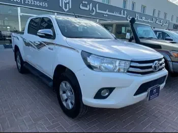 Toyota  Hilux  2016  Manual  90,000 Km  4 Cylinder  Four Wheel Drive (4WD)  Pick Up  White