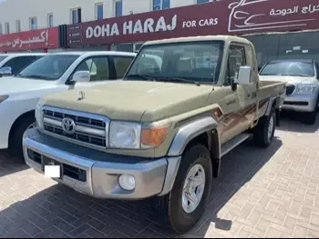 Toyota  Land Cruiser  LX  2013  Manual  42,000 Km  6 Cylinder  Four Wheel Drive (4WD)  Pick Up  Beige