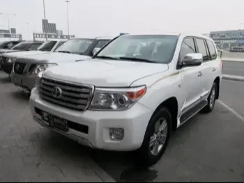 Toyota  Land Cruiser  VXR  2014  Automatic  181,000 Km  8 Cylinder  Four Wheel Drive (4WD)  SUV  White