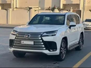 Lexus  LX  600 Luxury  2022  Automatic  42,000 Km  6 Cylinder  Four Wheel Drive (4WD)  SUV  White  With Warranty