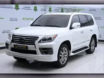 Lexus  LX  570 S  2015  Automatic  263,000 Km  8 Cylinder  Four Wheel Drive (4WD)  SUV  White