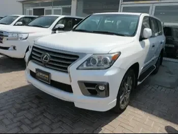 Lexus  LX  570  2014  Automatic  135,000 Km  8 Cylinder  Four Wheel Drive (4WD)  SUV  White