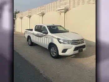 Toyota  Hilux  2019  Automatic  112,000 Km  4 Cylinder  Rear Wheel Drive (RWD)  Pick Up  White