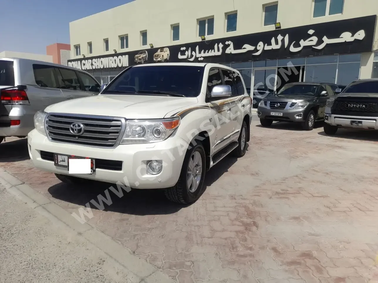 Toyota  Land Cruiser  VXR  2015  Automatic  176,000 Km  8 Cylinder  Four Wheel Drive (4WD)  SUV  White