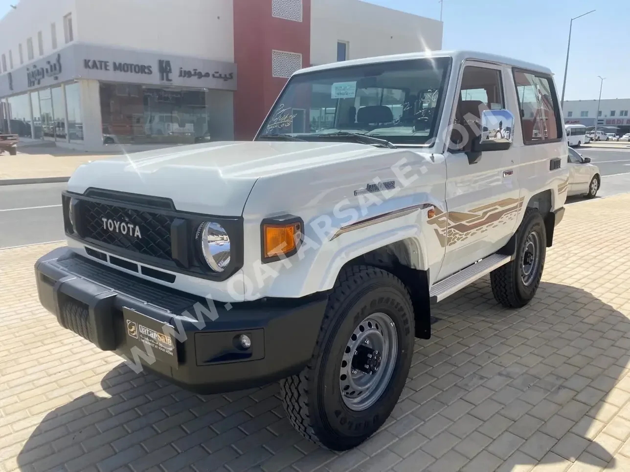 Toyota  Land Cruiser  Hard Top  2024  Automatic  0 Km  6 Cylinder  Four Wheel Drive (4WD)  SUV  White  With Warranty