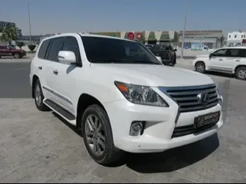 Lexus  LX  570  2014  Automatic  83,000 Km  8 Cylinder  Four Wheel Drive (4WD)  SUV  White