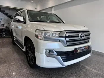 Toyota  Land Cruiser  GX  2016  Automatic  294,000 Km  6 Cylinder  Four Wheel Drive (4WD)  SUV  White