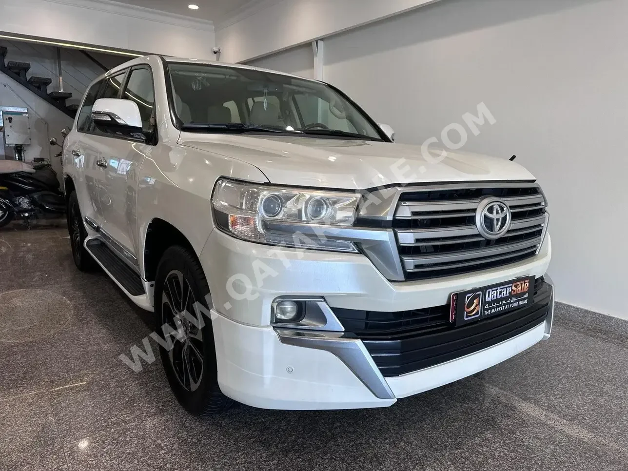 Toyota  Land Cruiser  GX  2016  Automatic  294,000 Km  6 Cylinder  Four Wheel Drive (4WD)  SUV  White